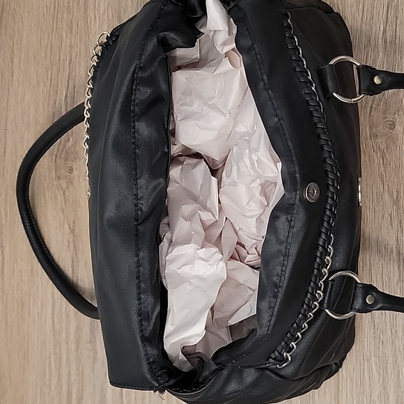 NWOT Bebe black leather medium/large purse with quilted diamond design on bottom - Picture 7 of 9